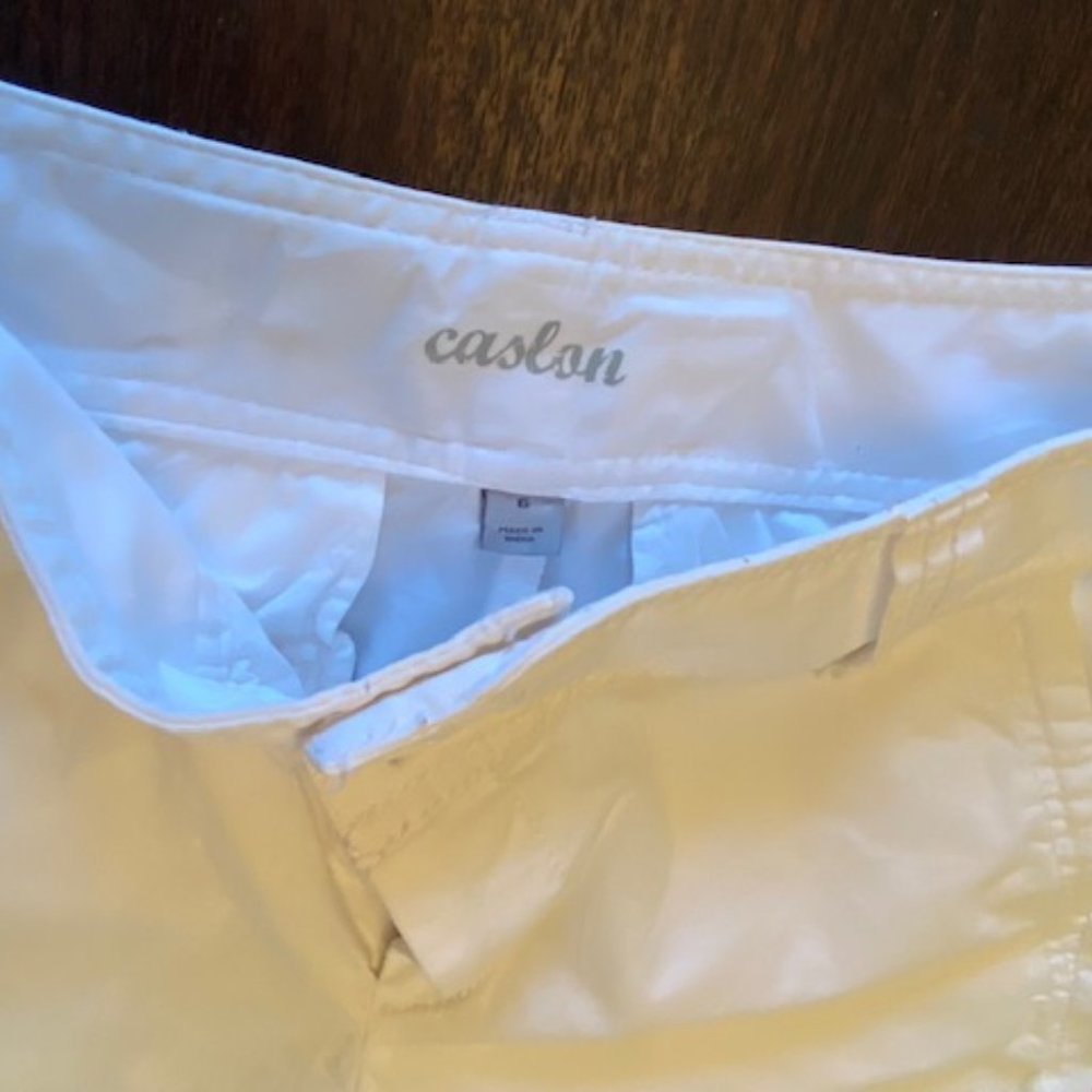 Women Caslon white shorts size 6 - Picture 2 of 4